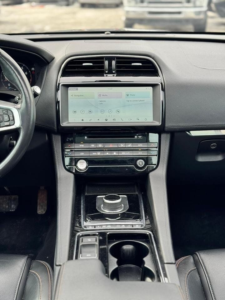 Jaguar F Pace 2020 - Thumbnail 6
