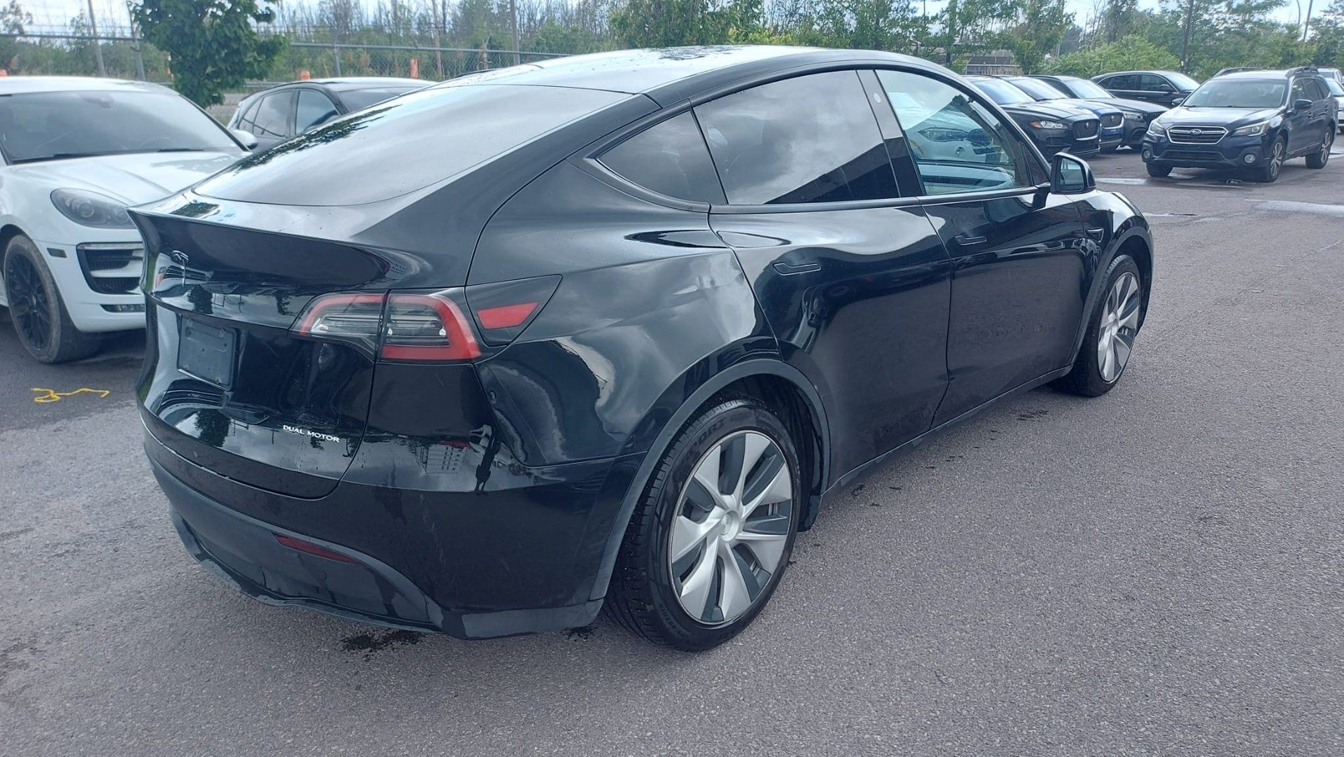 Tesla Model Y 2021 - Thumbnail 3