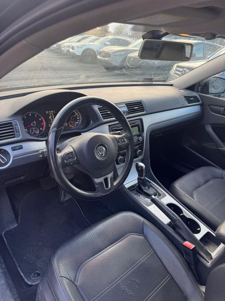 Volkswagen Passat 2013 - Image 16