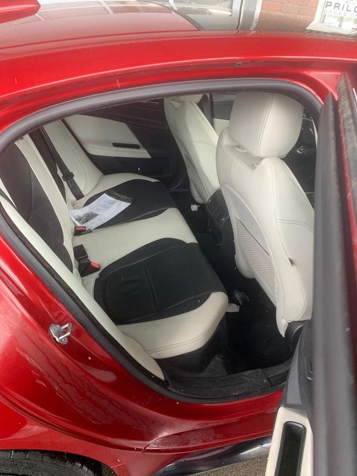 Jaguar XE 2018 - Image 10
