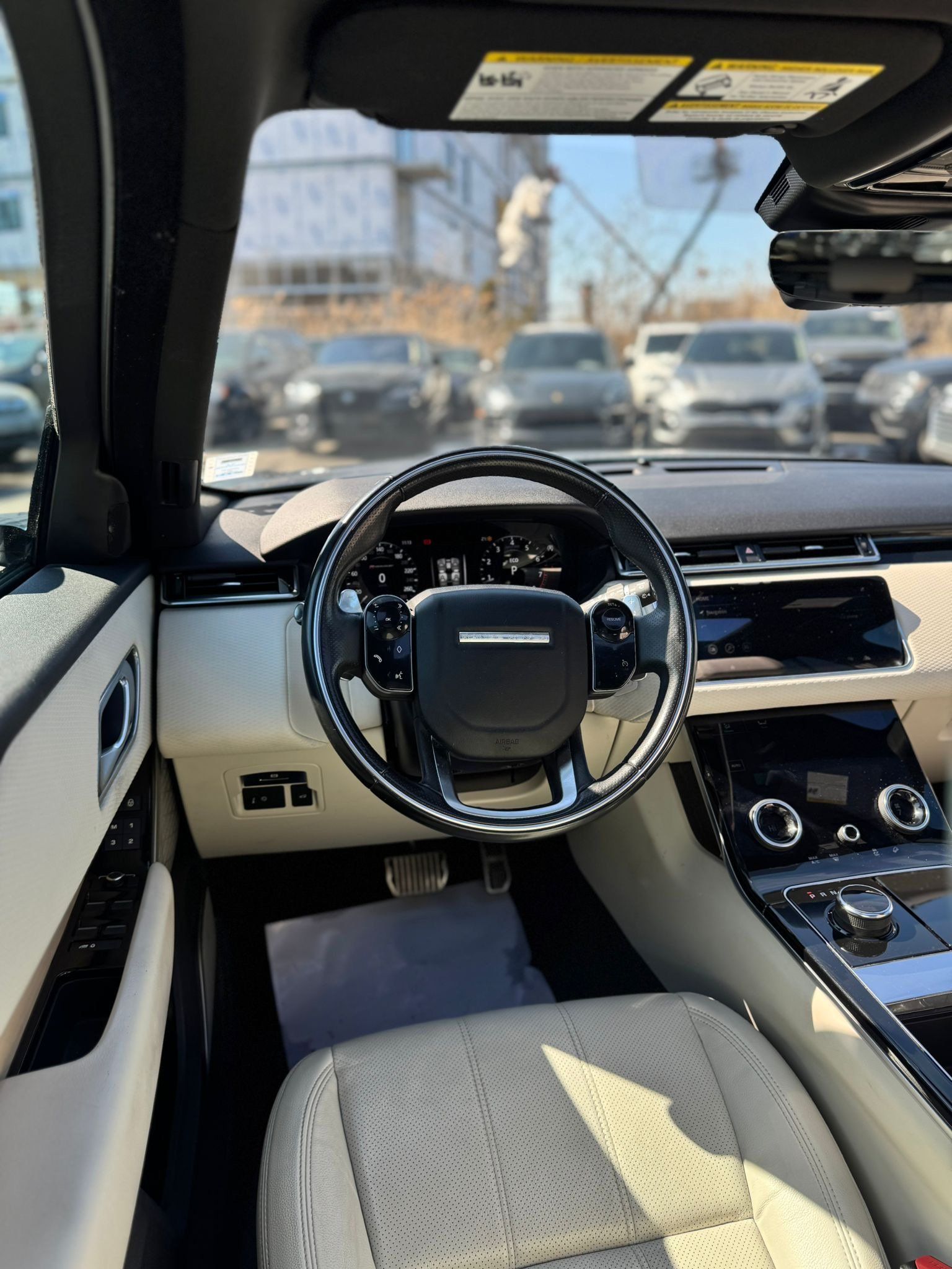 Land Rover Range Rover Velar 2018 - Image 9 