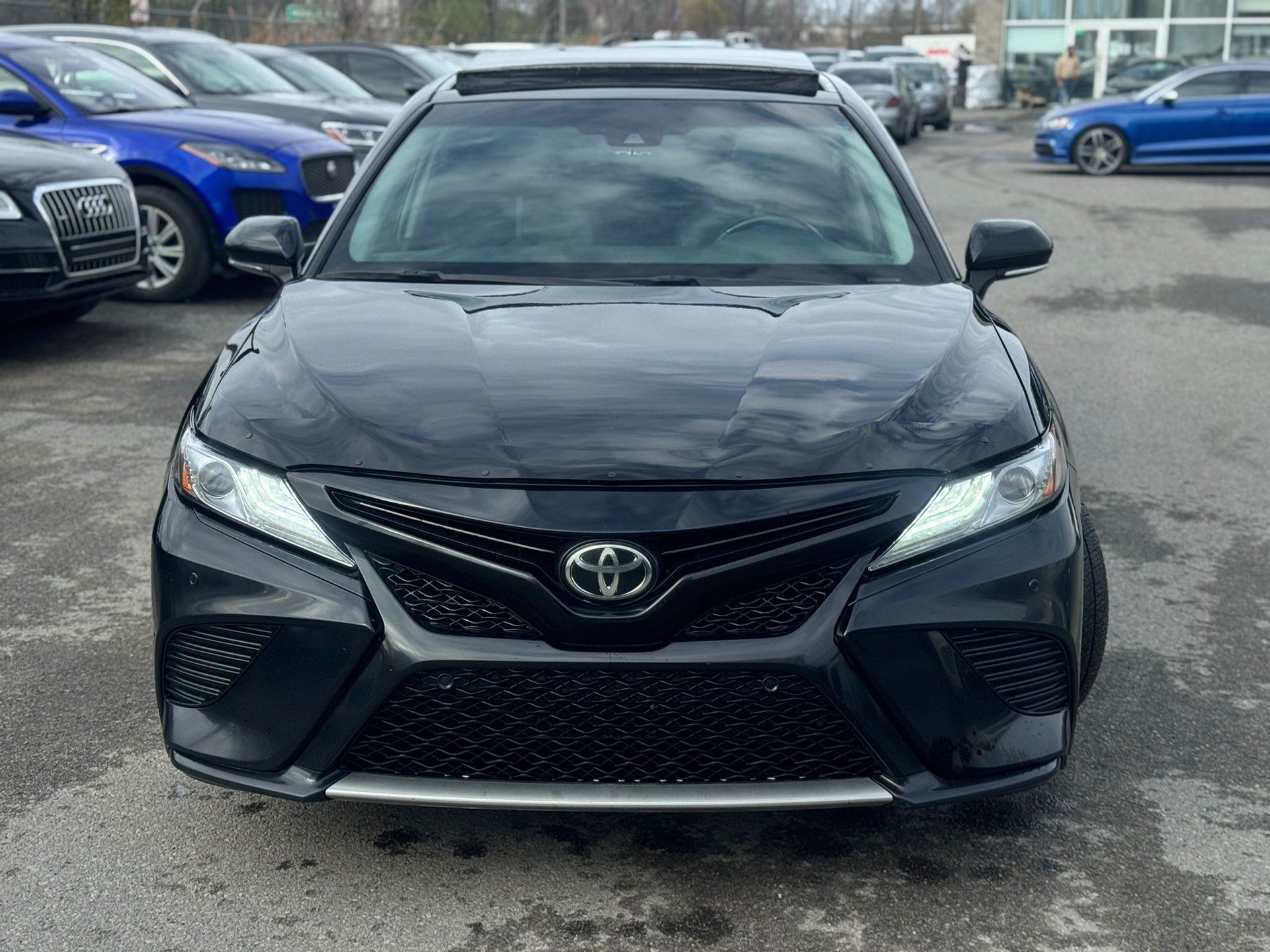 Toyota Camry 2018 - Image 2