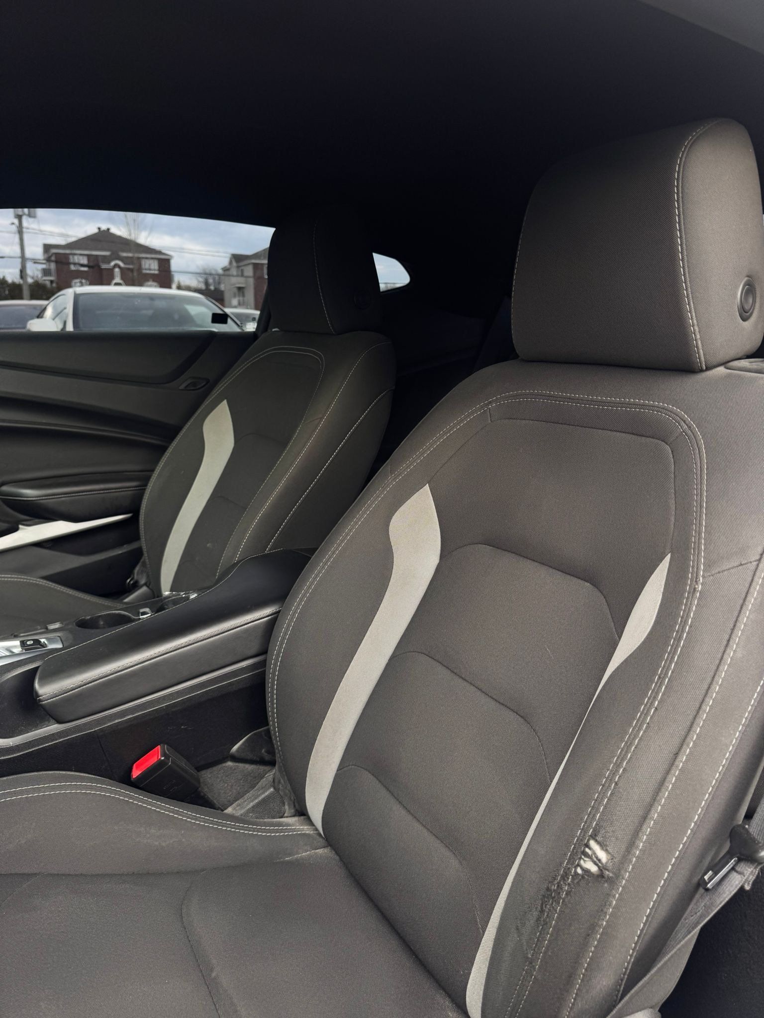 Chevrolet Camaro 2018 - Image 12 