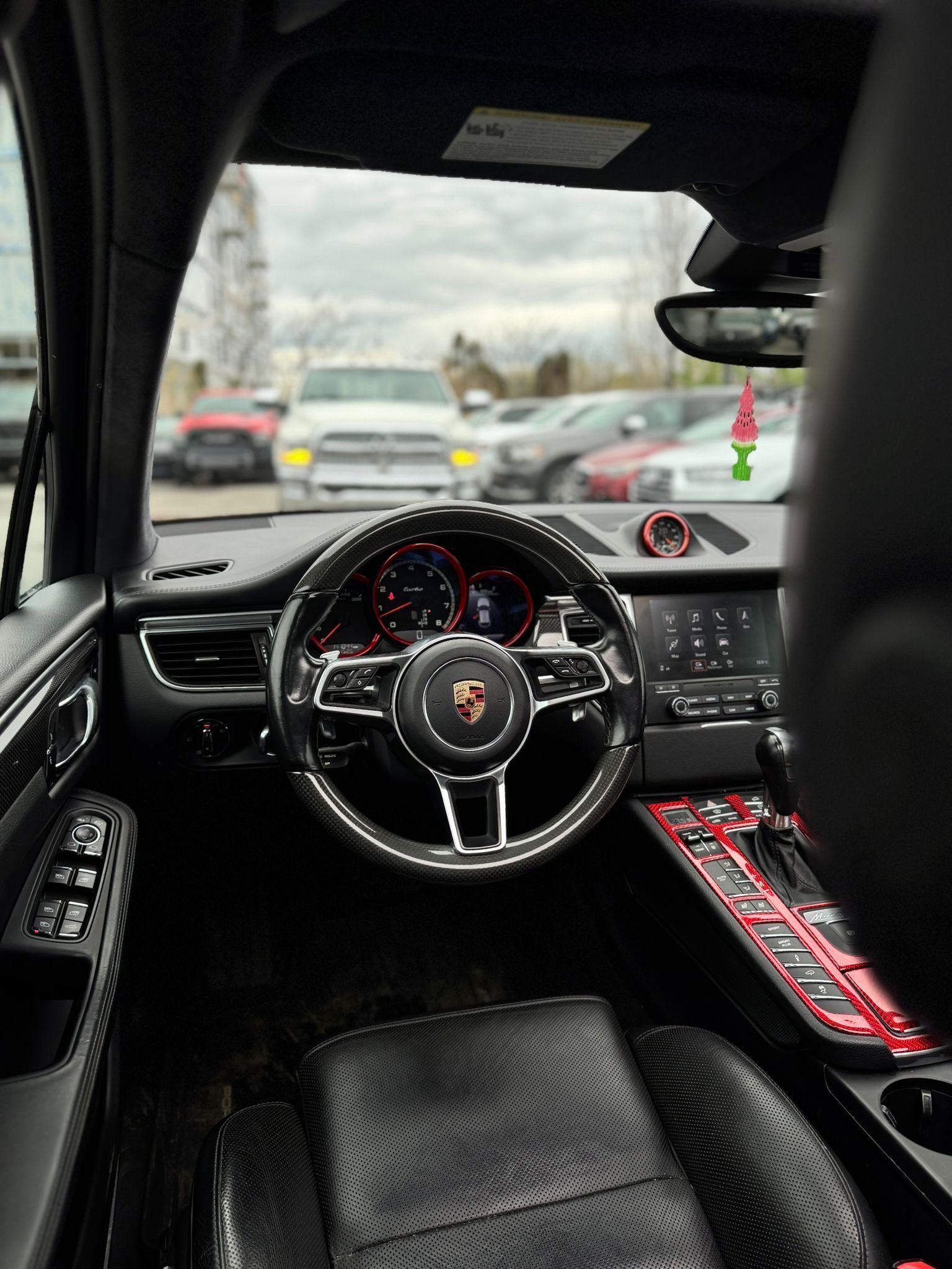 Porsche Macan 2017 - Image 11