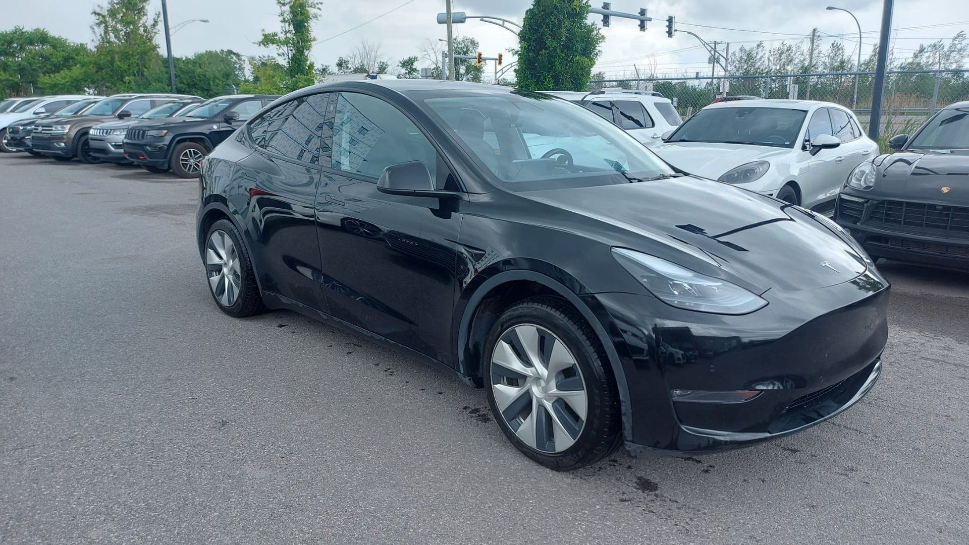 Tesla Model Y 2021 - Image 1