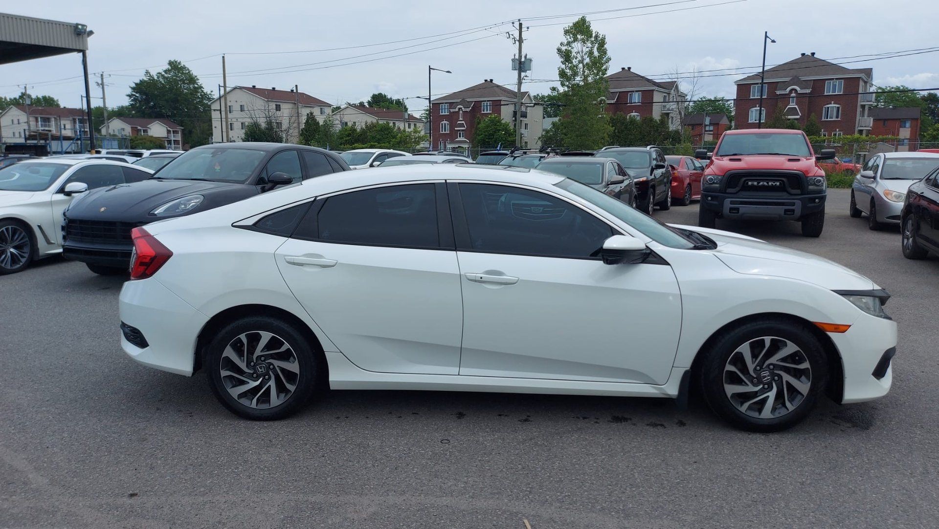 Honda Civic 2016 - Image 2