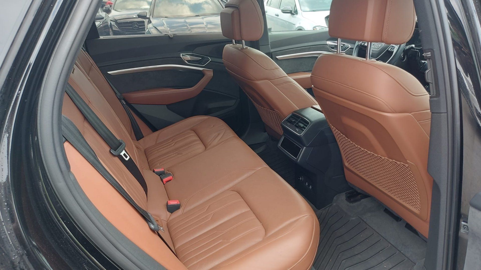 Audi e-tron 2019 - Image 8