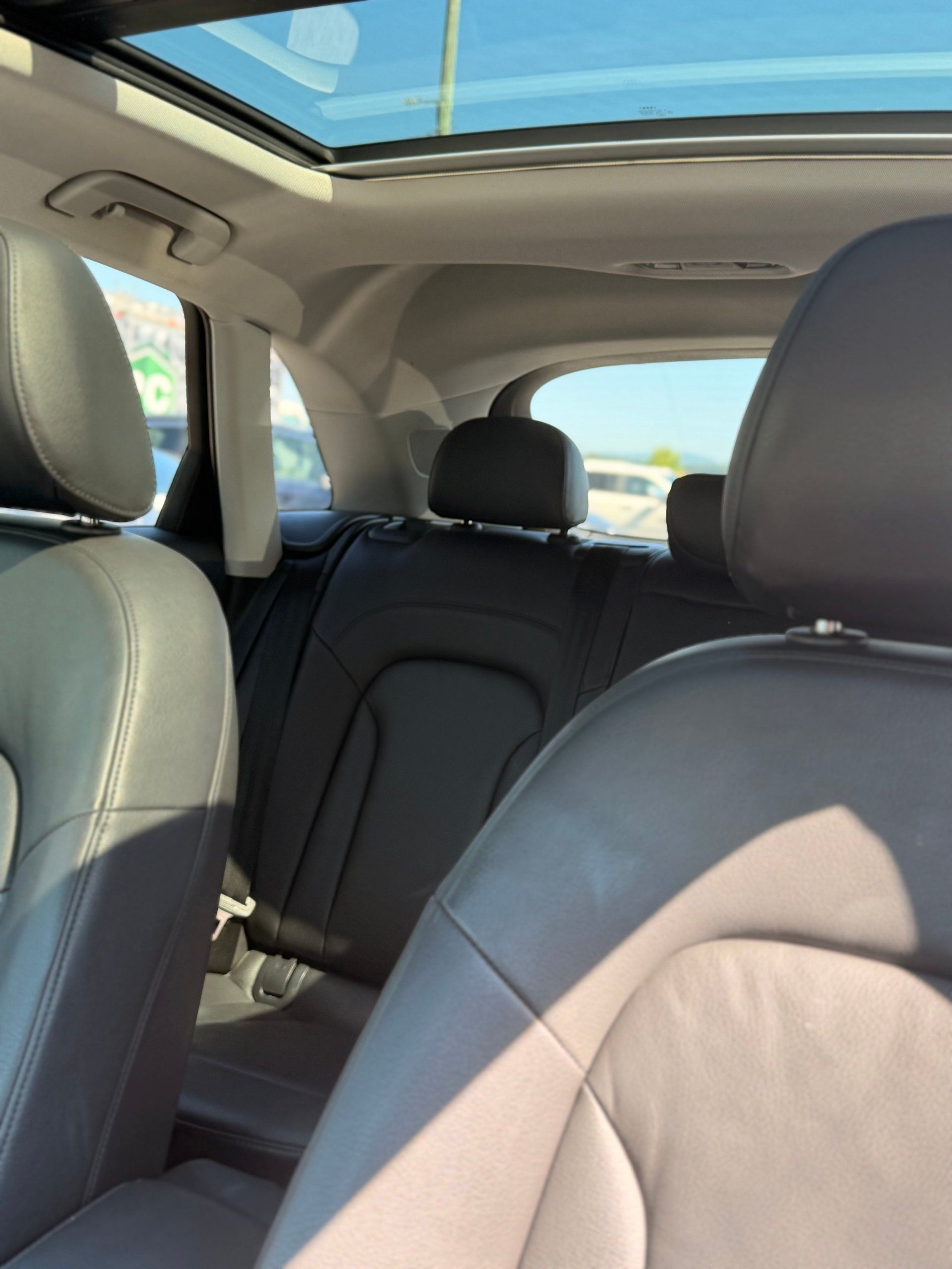 Audi Q3 2015 - Image 12