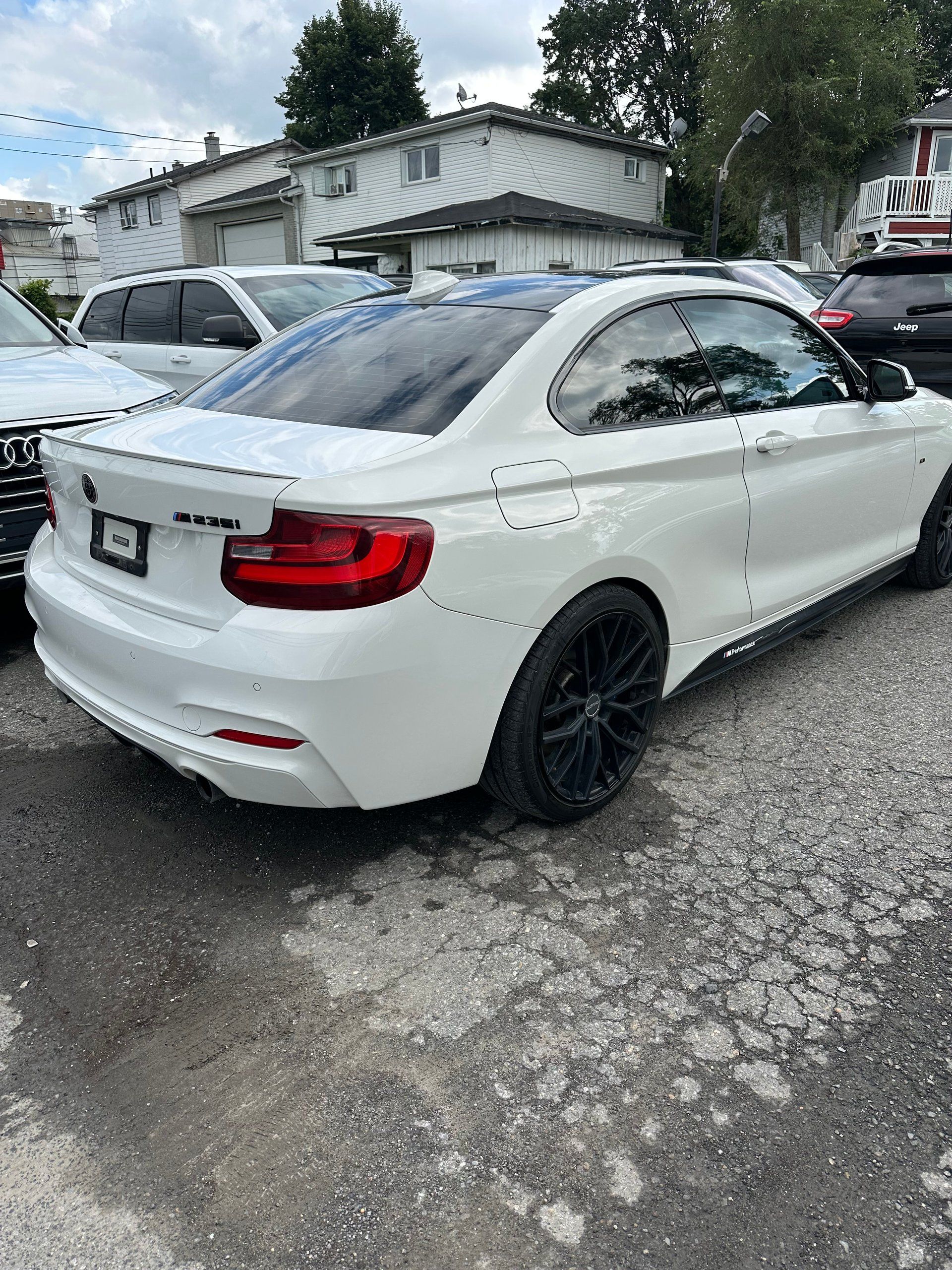 BMW M235i 2015 - Image 12