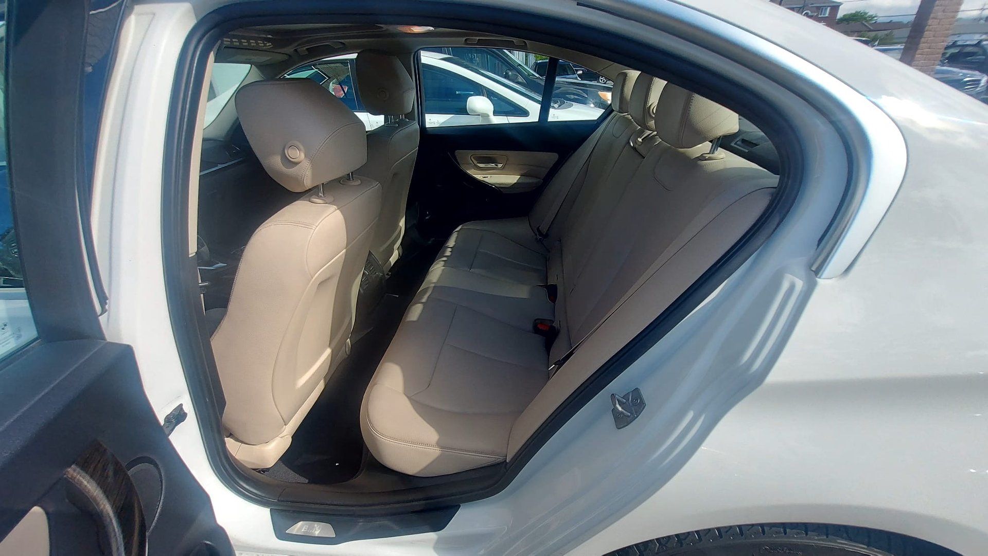 BMW 3 Series 2014 - Image 11