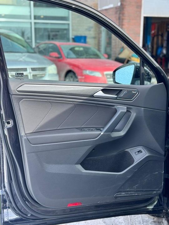 Volkswagen Tiguan 2018 - Image 12