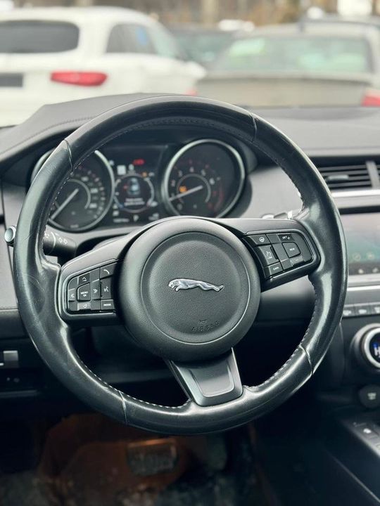 Jaguar E Pace 2018 - Image 10