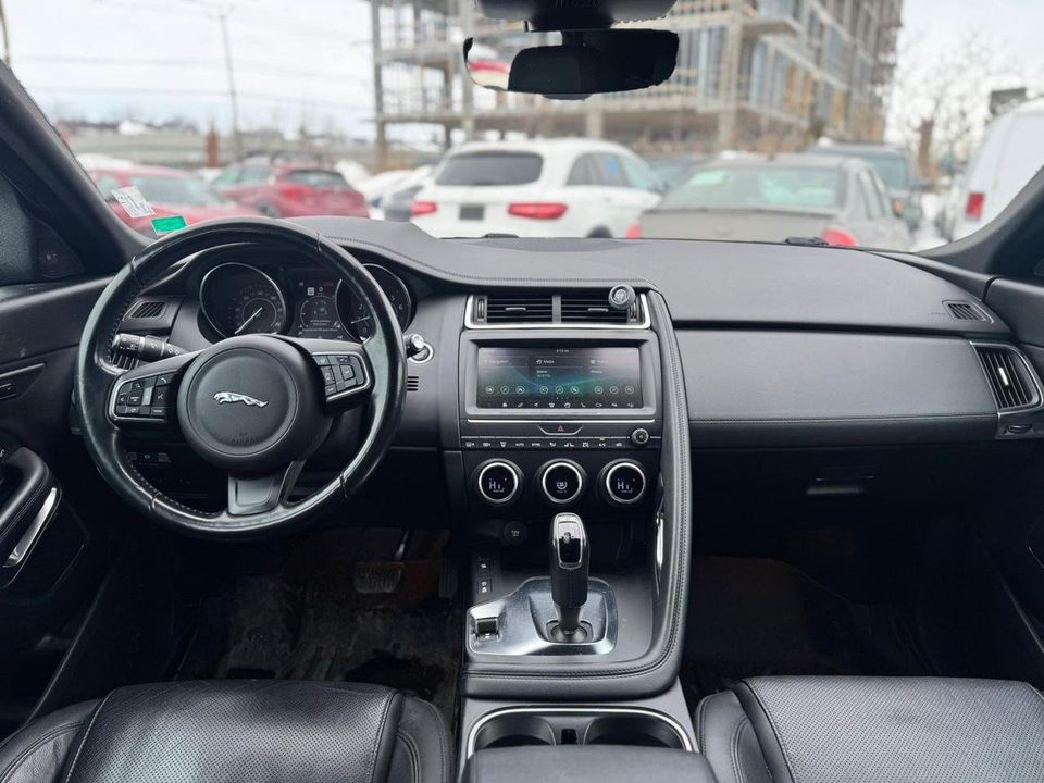 Jaguar E Pace 2018 - Image 11