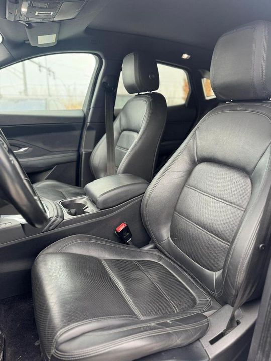 Jaguar E Pace 2018 - Image 12