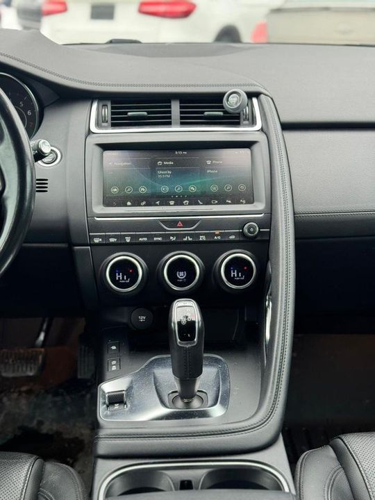 Jaguar E Pace 2018 - Image 9