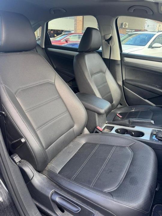 Volkswagen Passat 2013 - Image 10