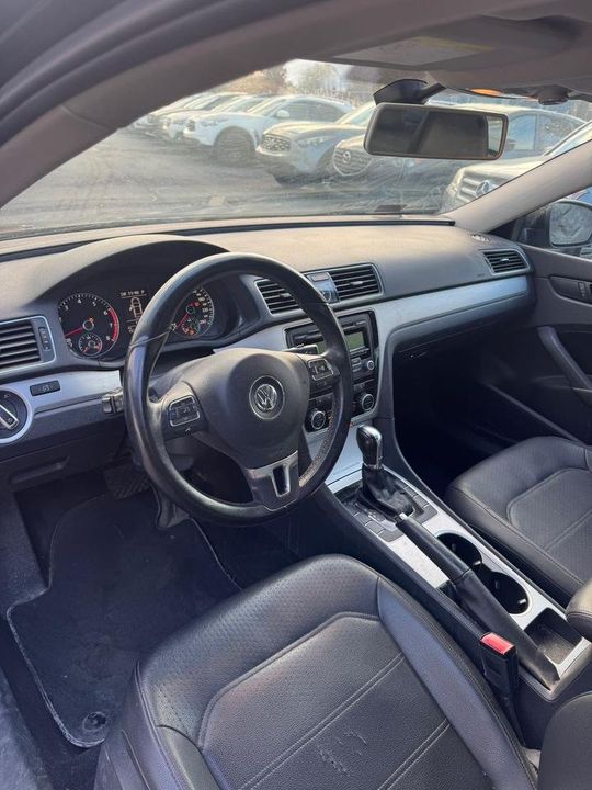 Volkswagen Passat 2013 - Image 16