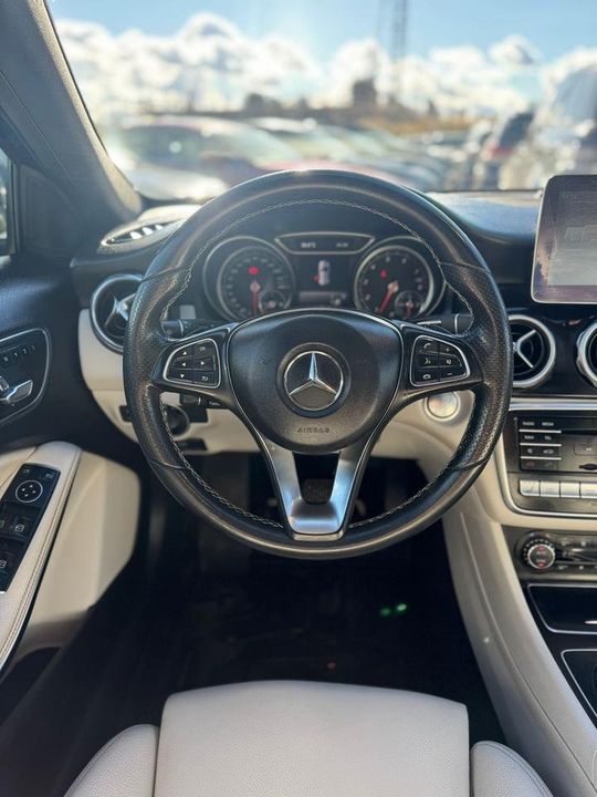 Mercedes-Benz Benz GLA 2018 - Image 11