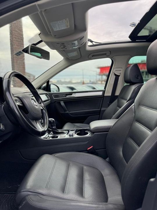 Volkswagen Touareg 2016 - Image 12