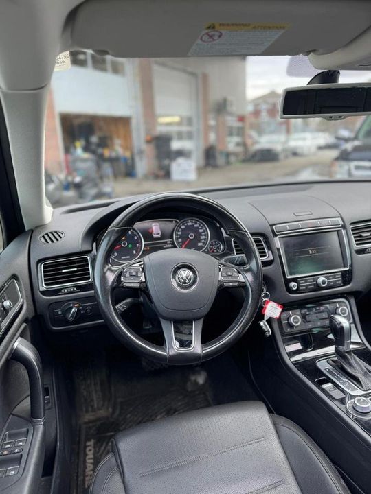 Volkswagen Touareg 2016 - Image 14