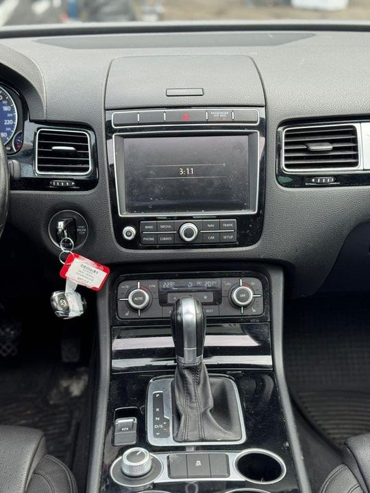 Volkswagen Touareg 2016 - Image 6