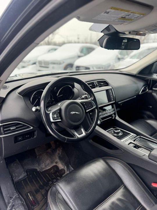 Jaguar F Pace 2018 - Image 14