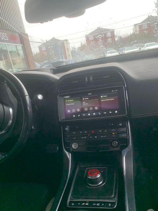 Jaguar XE 2018 - Image 8