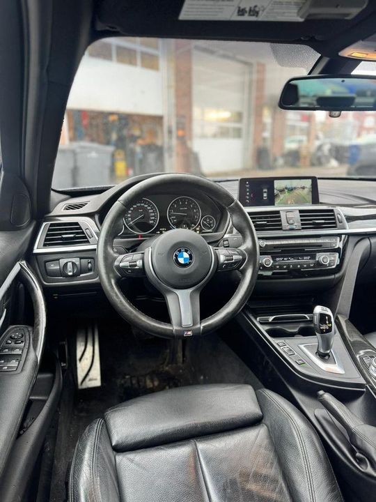 BMW 3 Series 2018 - Image 10