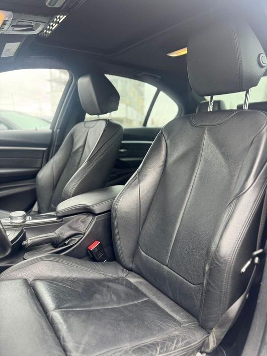 BMW 3 Series 2018 - Image 14
