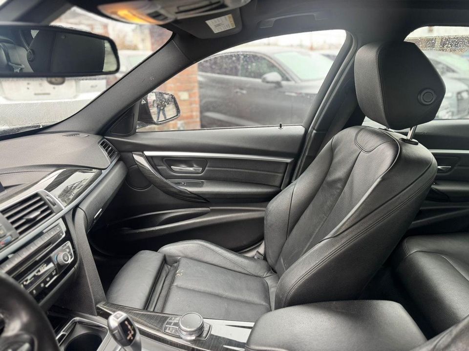 BMW 3 Series 2018 - Image 15
