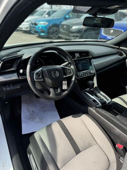 Honda Civic 2018 - Image 11