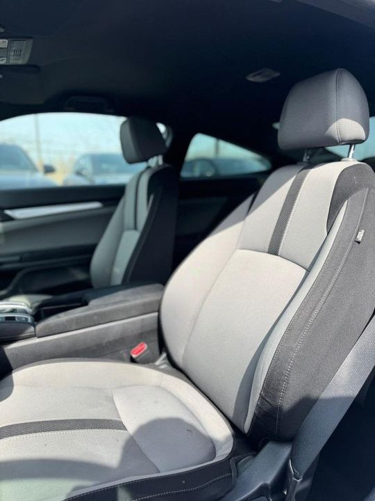 Honda Civic 2018 - Image 12