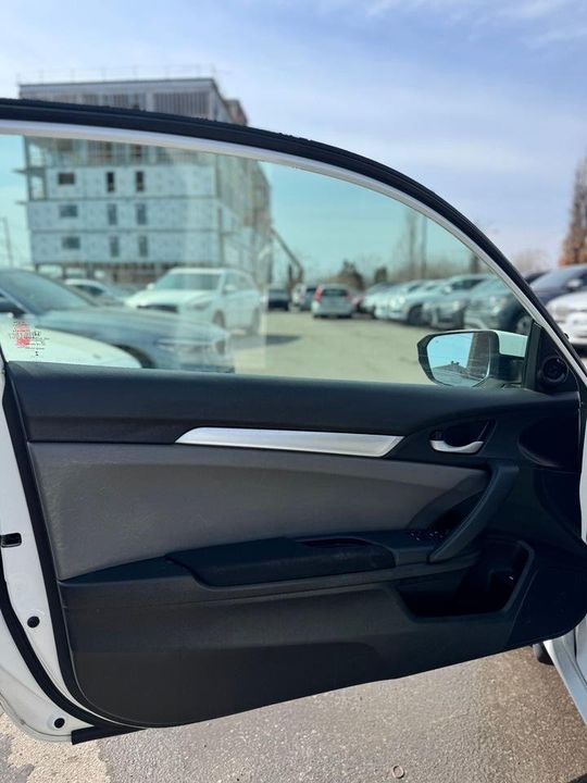 Honda Civic 2018 - Image 8
