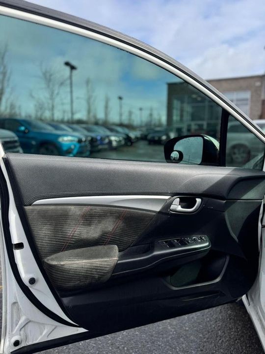 Honda Civic 2015 - Image 12