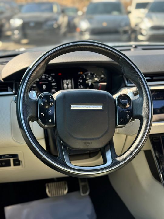 Land Rover Range Rover Velar 2018 - Image 9