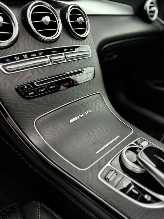 Mercedes-Benz AMG GLC 63 2019 - Image 19