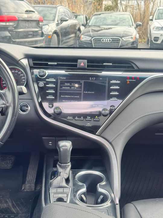 Toyota Camry 2018 - Image 10