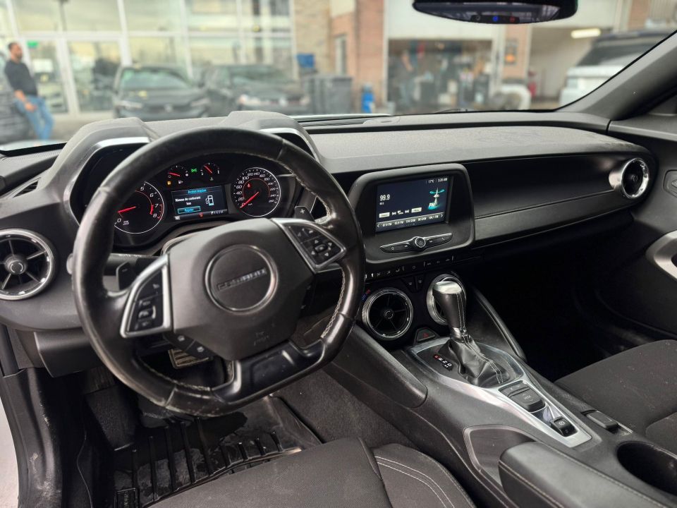 Chevrolet Camaro 2018 - Image 9