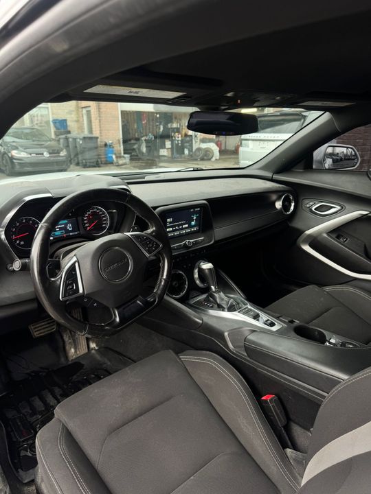 Chevrolet Camaro 2018 - Image 11