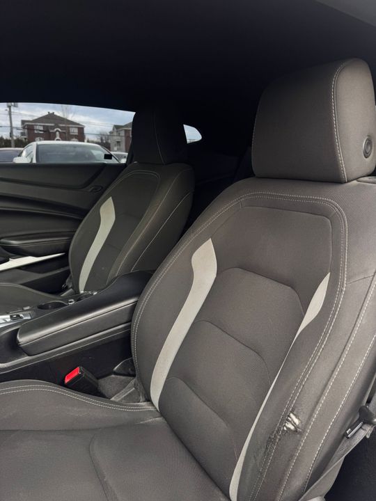 Chevrolet Camaro 2018 - Image 13