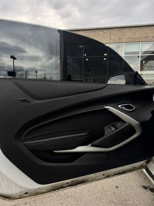Chevrolet Camaro 2018 - Image 15