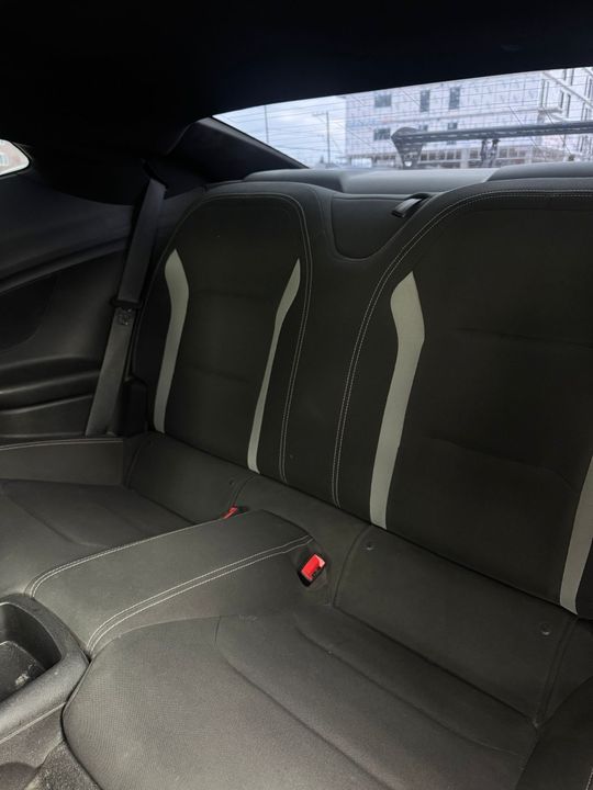 Chevrolet Camaro 2018 - Image 6