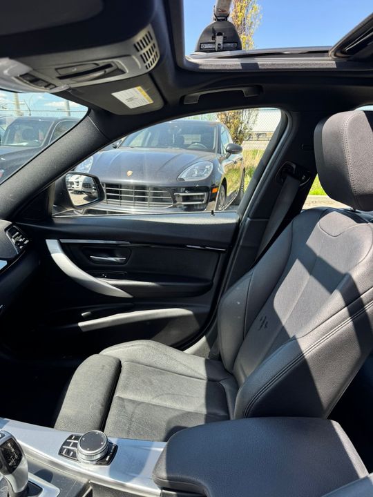 BMW 3 Series 2018 - Image 12