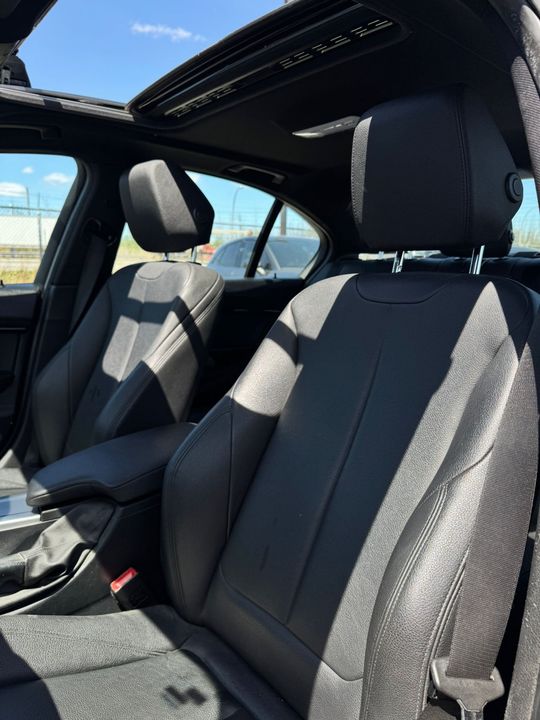 BMW 3 Series 2018 - Image 11