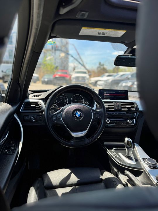 BMW 3 Series 2018 - Image 13