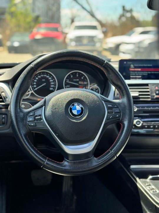 BMW 3 Series 2018 - Image 14