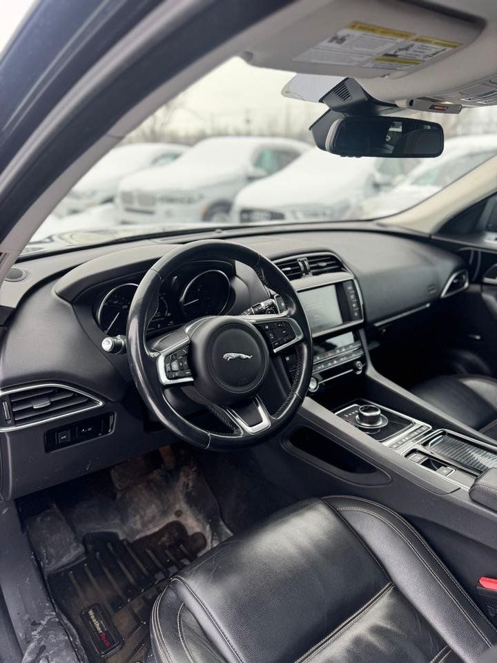 Jaguar F Pace 2018 - Thumbnail 14