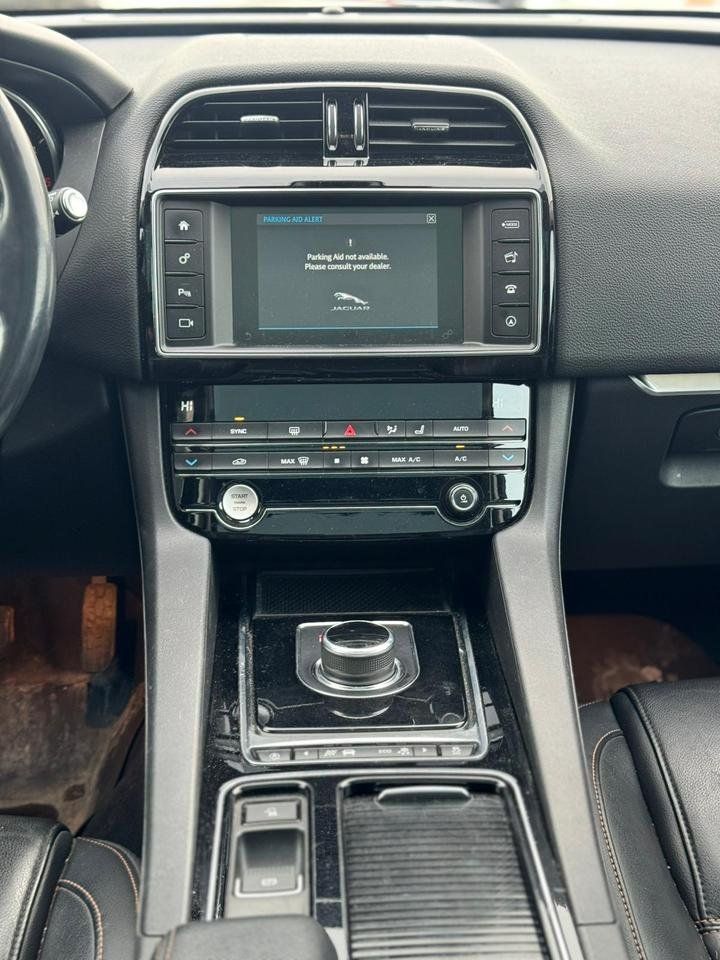 Jaguar F Pace 2018 - Thumbnail 7