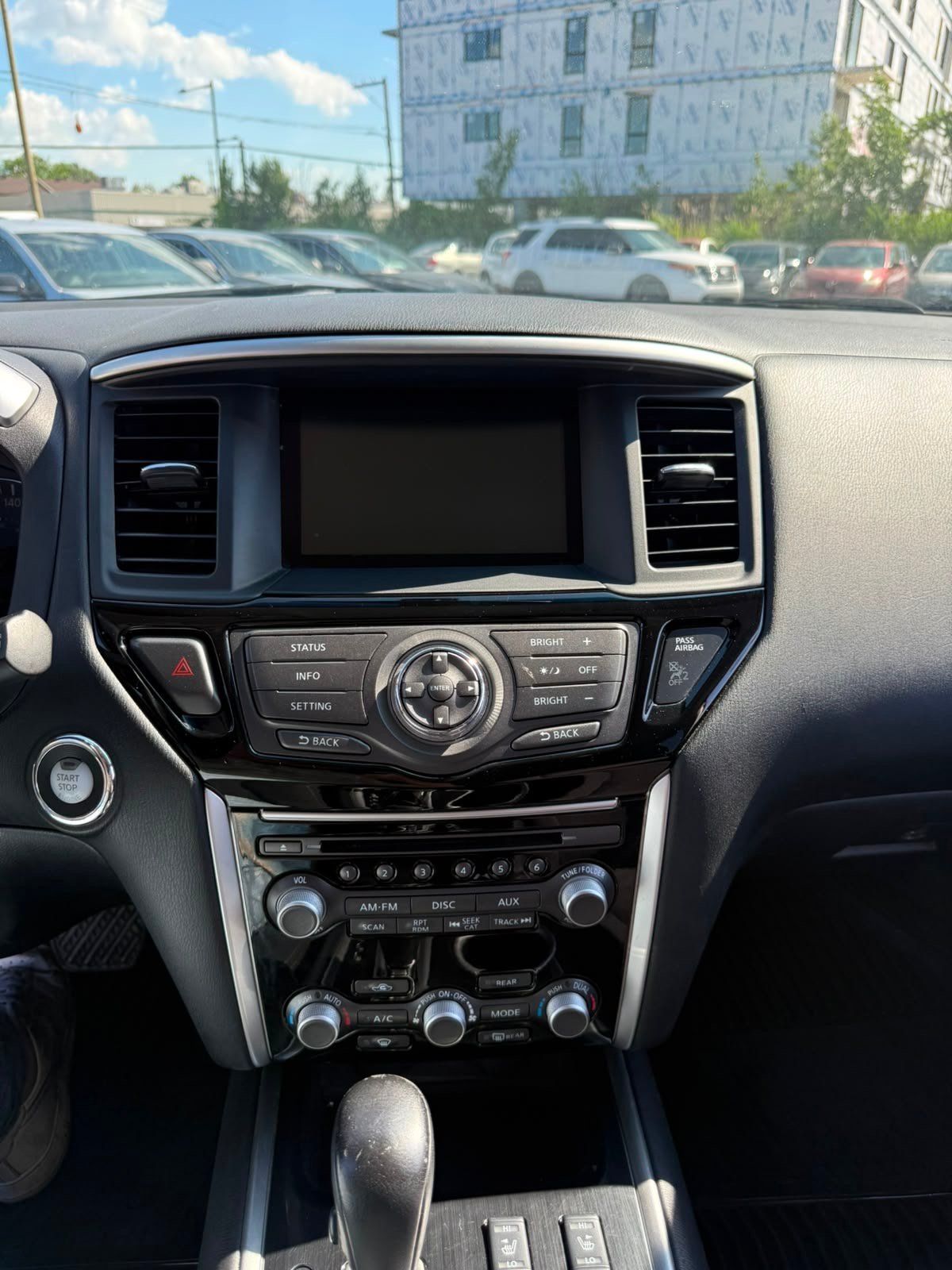 Nissan Pathfinder 2015 - Thumbnail 13
